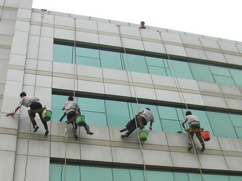 外墻高空清洗作業